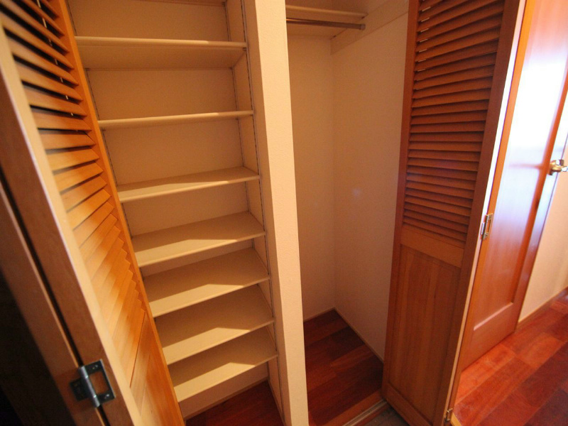 玄関　玄関　シューズボックス付（収納充実してます）