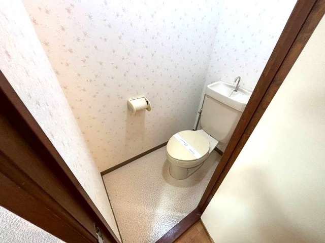 トイレ　別号室の写真です