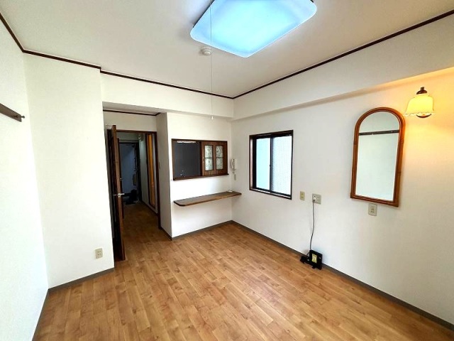 居室・リビング　別号室の写真です