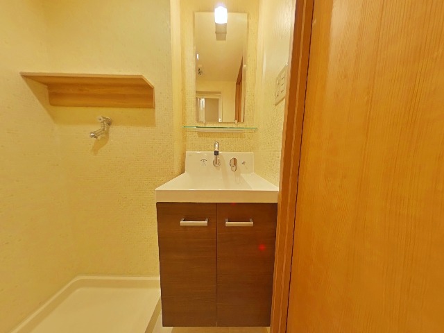 洗面設備　独立洗面台で身支度をすべて済ませてしまいましょう