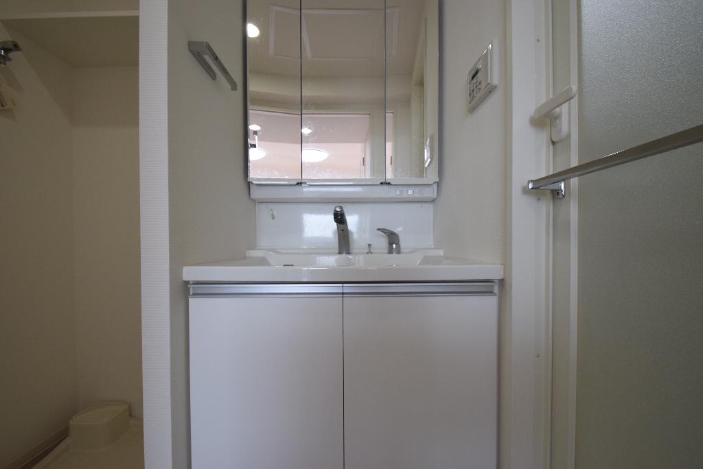 洗面設備　洗髪洗面化粧台