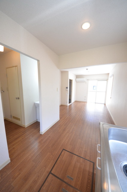 居室・リビング　★リビングは日当たり良好★