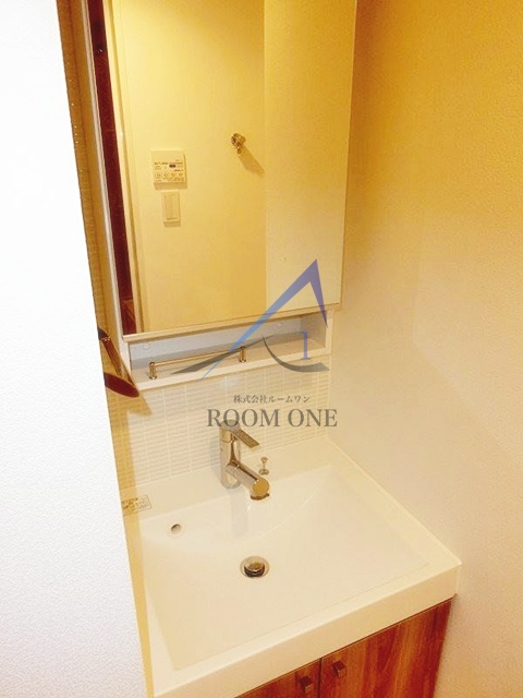 洗面設備　独立洗面台です。