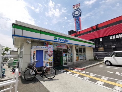 コンビニ　ファミリーマート 富田林喜志駅前店（コンビニ）まで178m