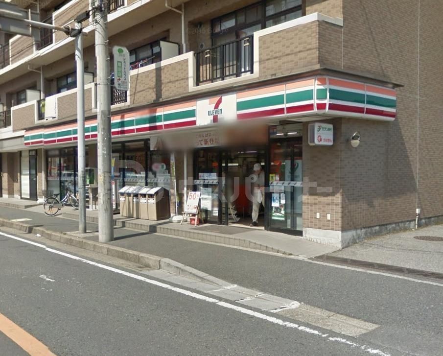 コンビニ　セブンイレブン（コンビニ）まで444m