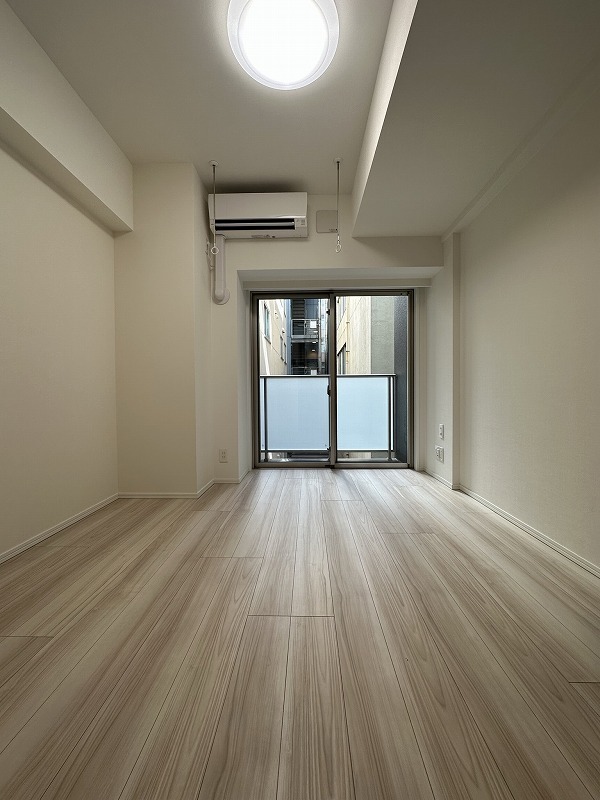 居室・リビング　こちらのリビングで趣味の時間をお楽しみください♪