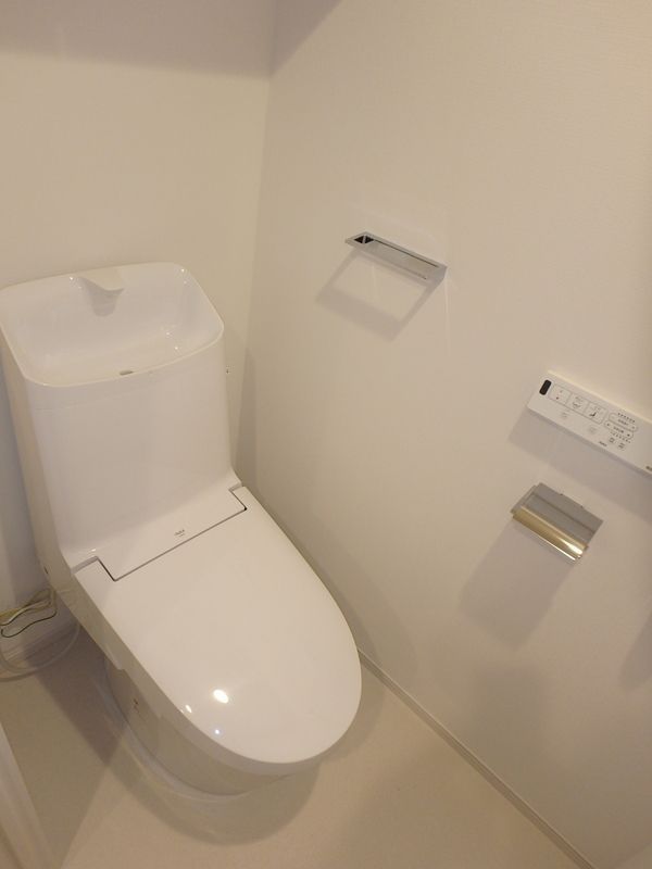 トイレ　（別タイプ参考写真）KDXレジデンス池袋要町　板橋区中丸町