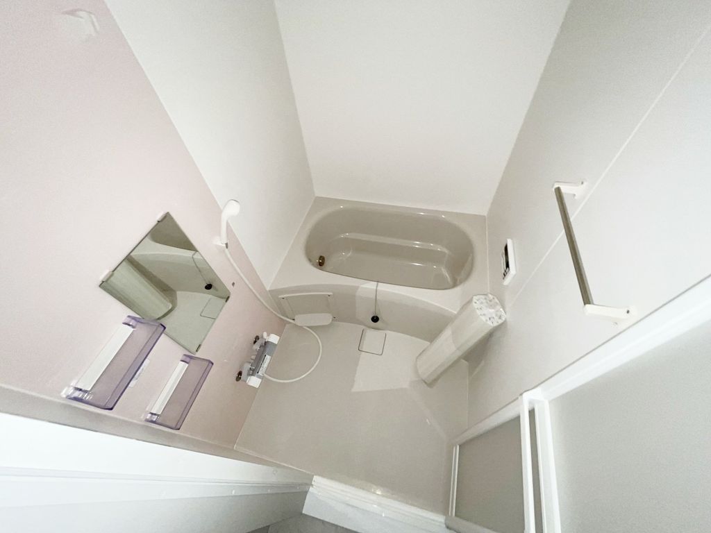 バス・シャワールーム　別号室の写真参照