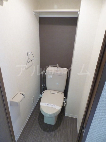 トイレ　※別のお部屋のお写真です。御参考までに。