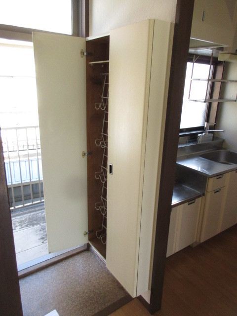 玄関　収納力のあるシューズボックス