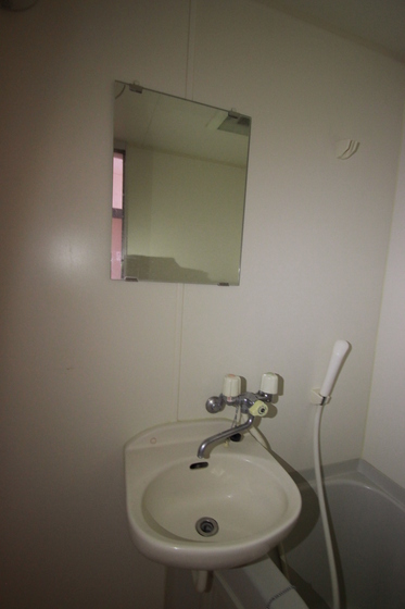 洗面設備　※他部屋の写真です。