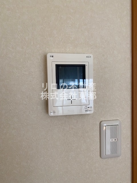 セキュリティ　来訪者の姿を確認できるＴＶモニター付インターホン設置済です！