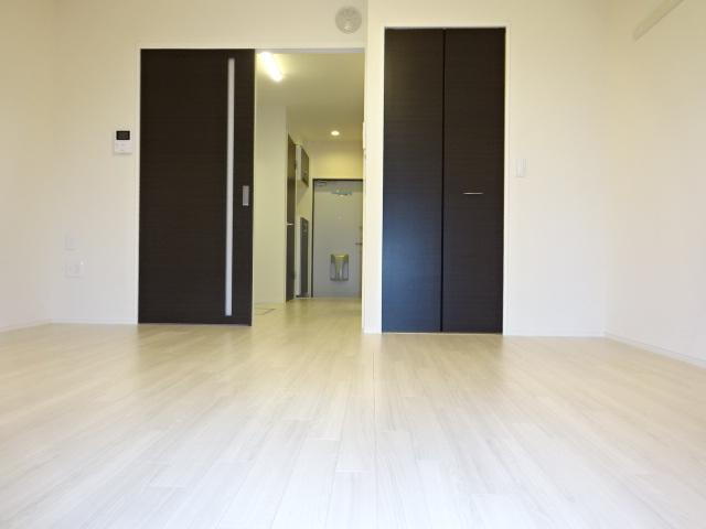 居室・リビング　室内