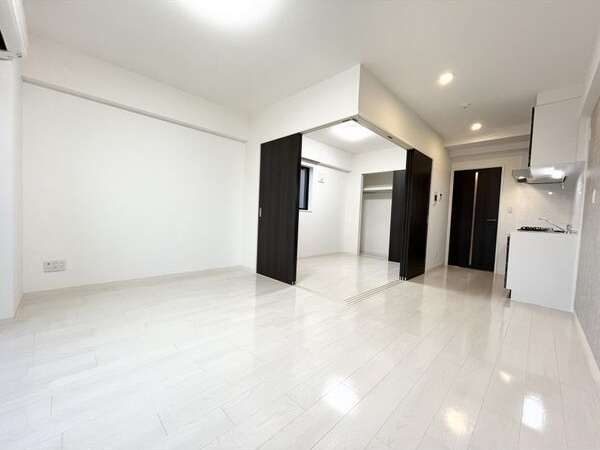 居室・リビング　明るい広々としたリビング♪