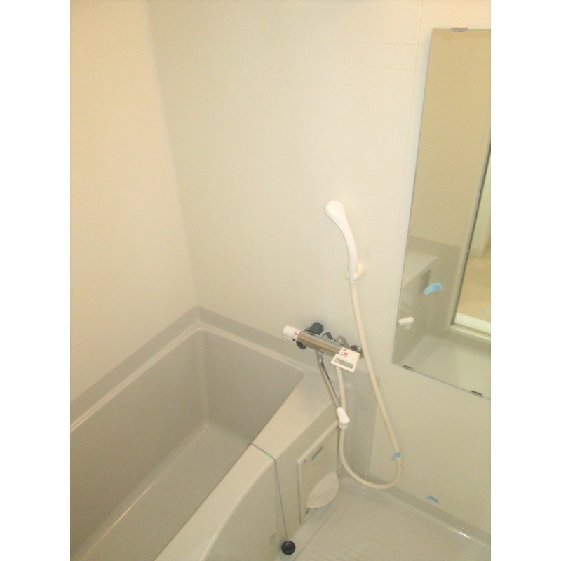 バス・シャワールーム　浴室乾燥機機能あり♪