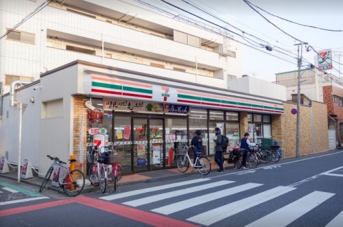 コンビニ　セブンイレブン 足立柳原2丁目店（コンビニ）まで435m