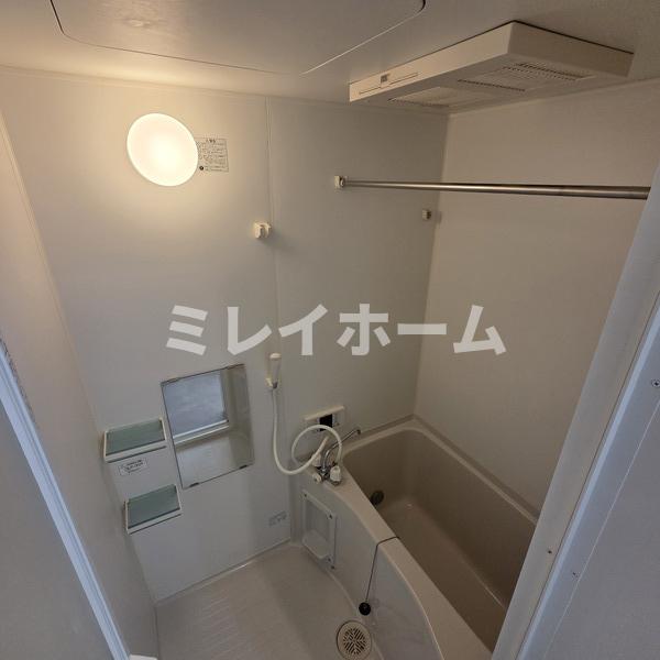 バス・シャワールーム　同建物内、別のお部屋の参考写真になります。