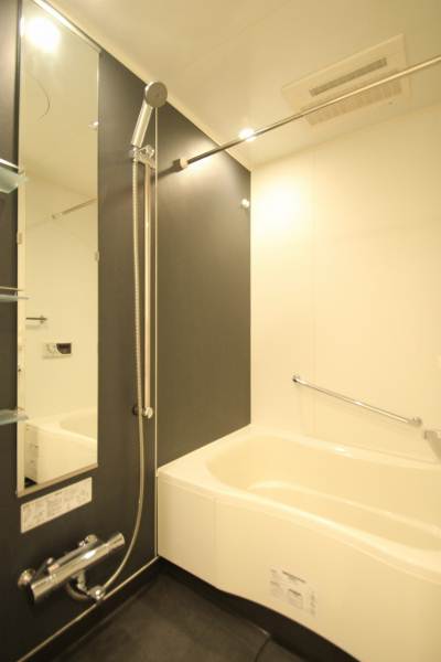 バス・シャワールーム　バスルーム