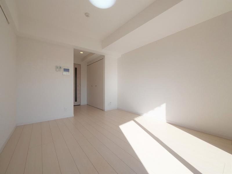 居室・リビング　室内