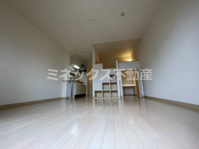 居室・リビング　同タイプのお部屋の写真。現況を優先します。