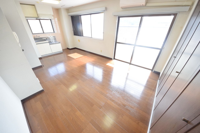 居室・リビング　～広々リビングでゆったり～