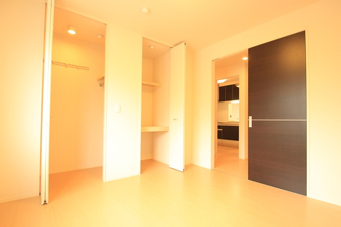 その他部屋・スペース　各居室に収納つき☆