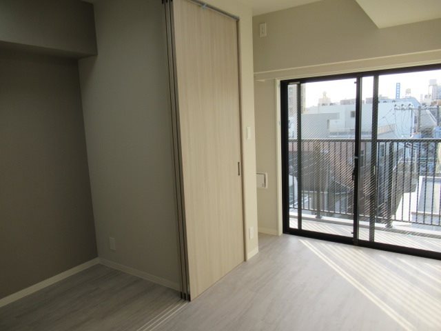 居室・リビング　☆明るい洋室☆