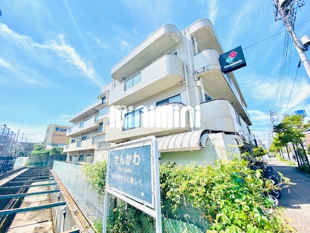 建物外観　１階はローソン１００とクリーニング屋さん♪