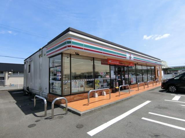 コンビニ　セブンイレブン（コンビニ）まで391m