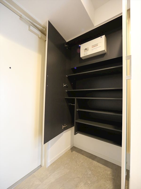 玄関　玄関　シューズボックス