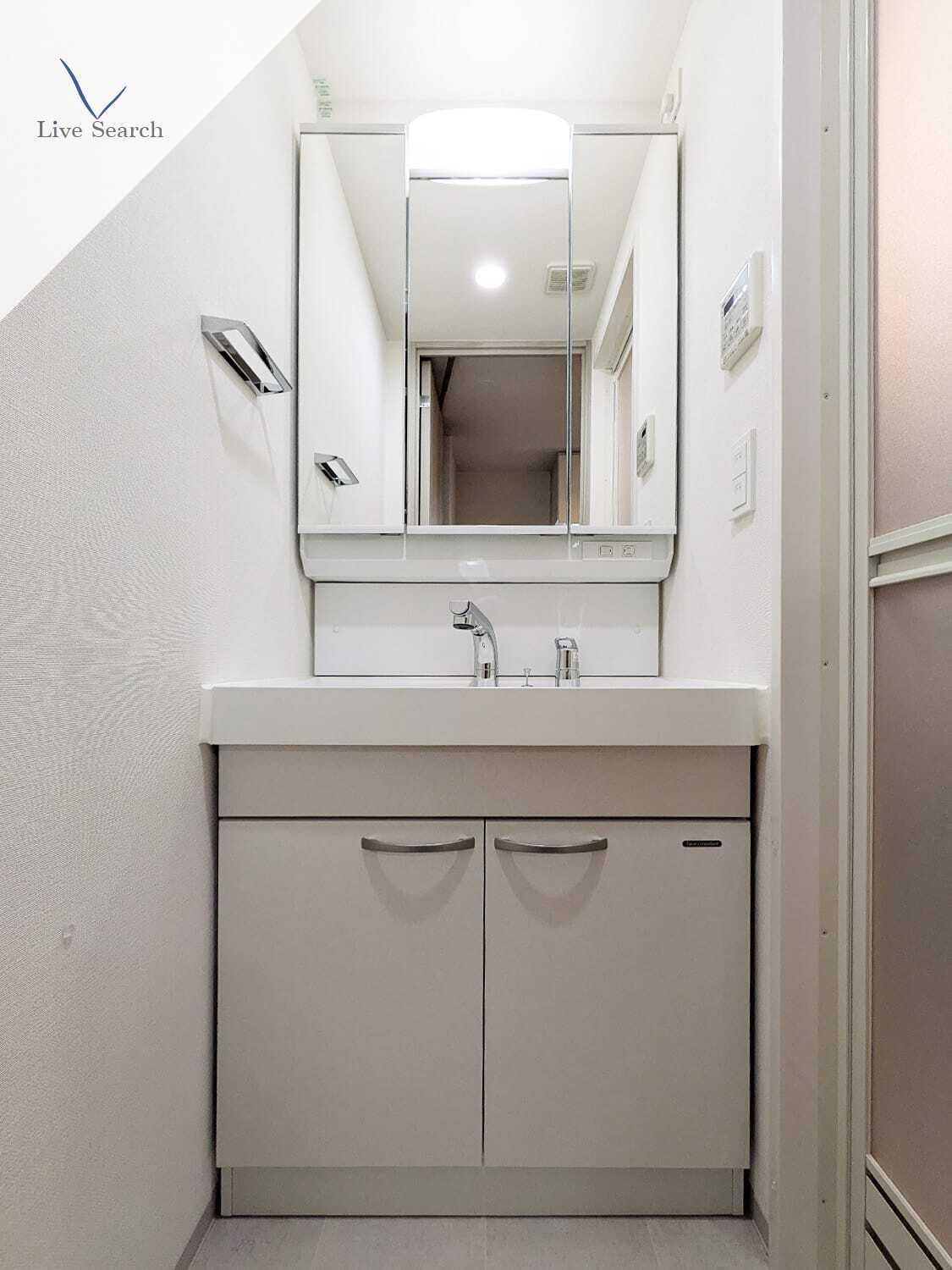 洗面設備　Alivis九条　独立洗面台