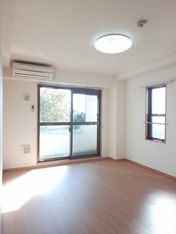 居室・リビング　ゆったりとした居間です