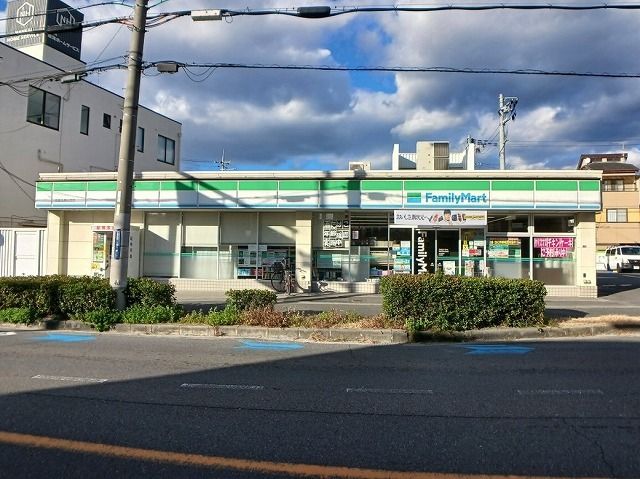 コンビニ　ファミリーマート京屋玉串元町店（コンビニ）まで1000m