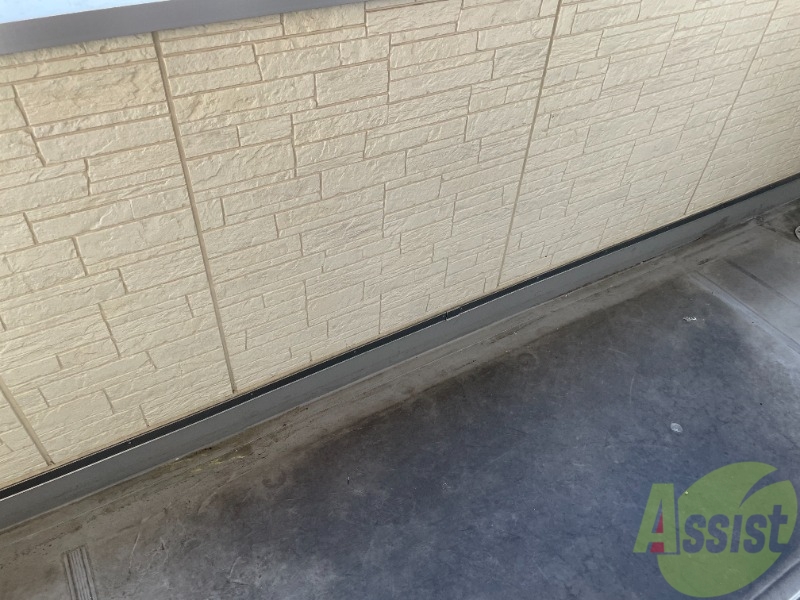 バルコニー　バルコニー。洗濯物がはかどりそうな広さがありますよ。