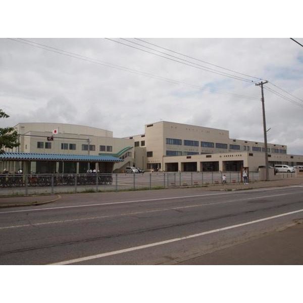 中学校　五所川原市立五所川原第一中学校（中学校）まで1281m