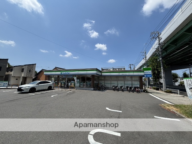 コンビニ　ファミリーマート岩塚本通五丁目店（コンビニ）まで184m