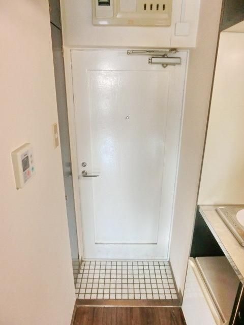 玄関　お部屋探しは株式会社　タウンハウジング　までお気軽にお問合…