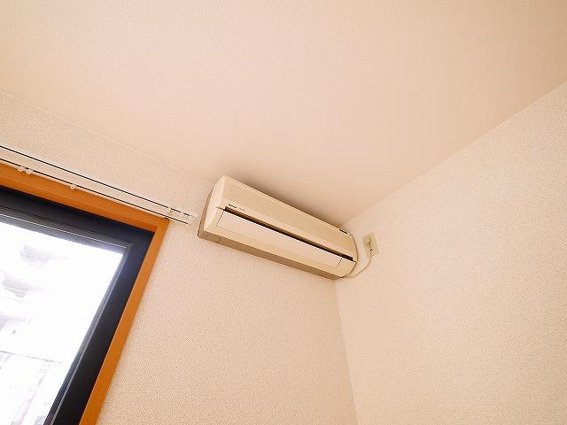 その他設備　エアコンついています