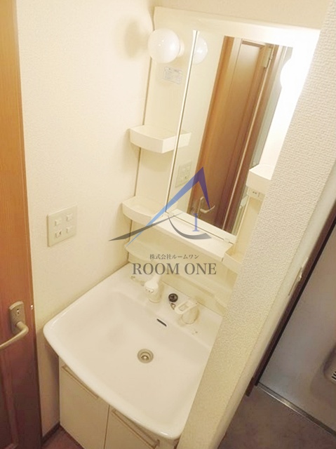 洗面設備　独立洗面台です。