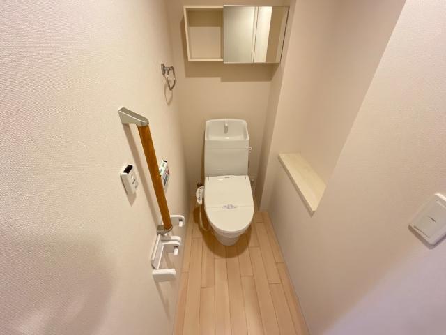 トイレ　シャワー付トイレ