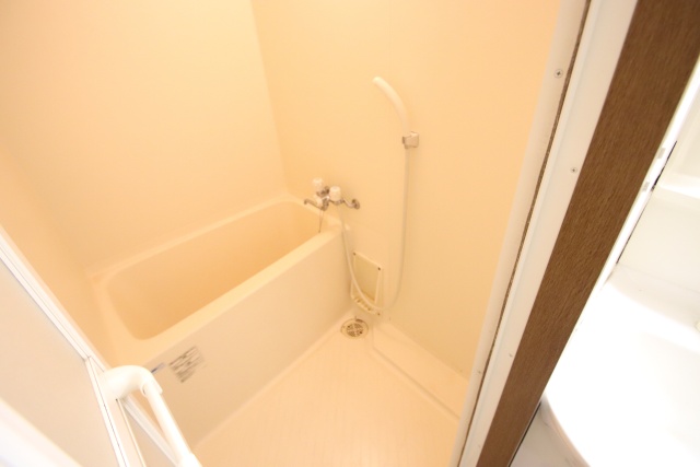 バス・シャワールーム　※別室の参考写真の為、現況優先です。