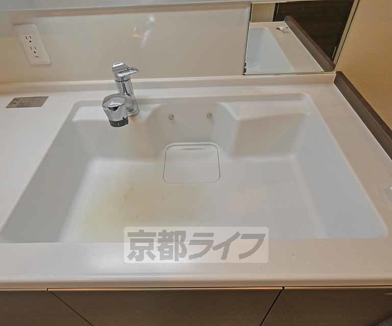 洗面設備　・お部屋によっては家具家電がついております。