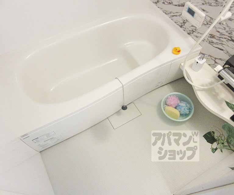 バス・シャワールーム　ゆったりバスルームです！