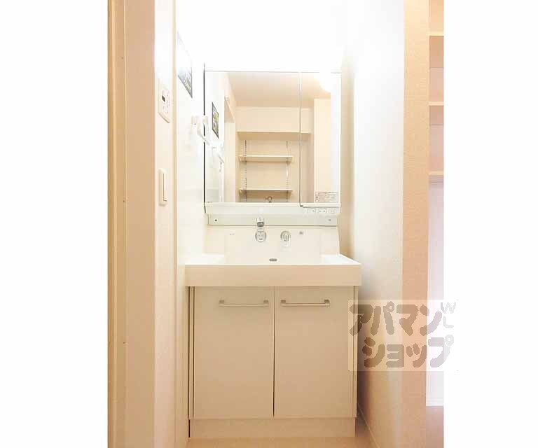 洗面設備　独立洗面台です！