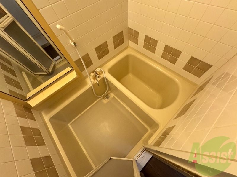 バス・シャワールーム　お風呂になります。一日の疲れを癒してくださいね。