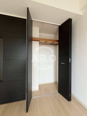 収納　プレサンス新大阪クレスタ　クローゼット