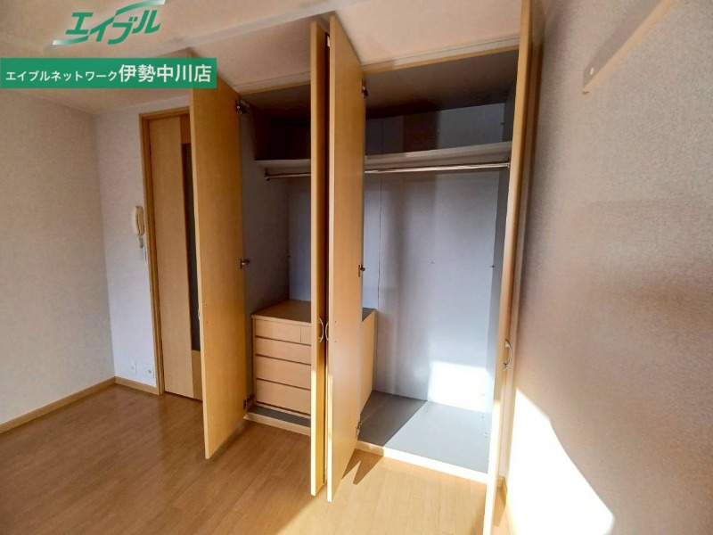 収納　同型参考写真