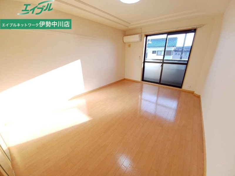 居室・リビング　同型参考写真