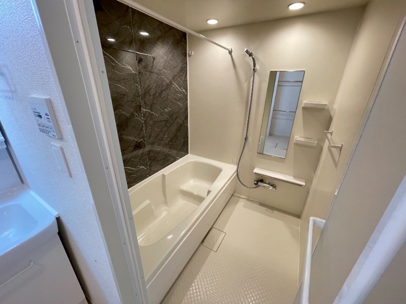 バス・シャワールーム　キレイ！