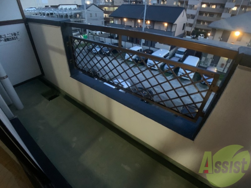 バルコニー　バルコニーがあるので洗濯物が外に干せていいですね～